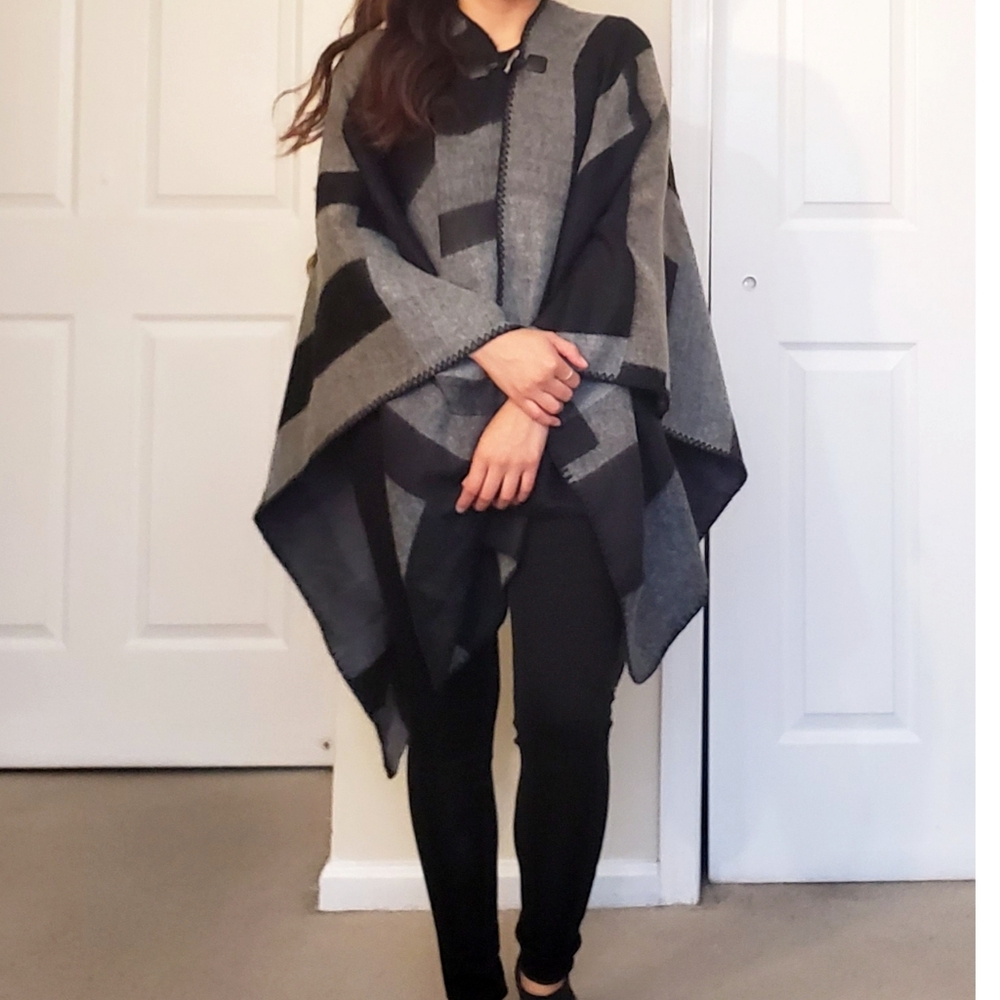 Calvin Klein poncho